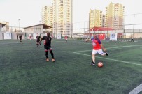 GENÇLİK MERKEZİ - Yenisehir Belediyesi Bahar Futbol Turnuvasi Basladi