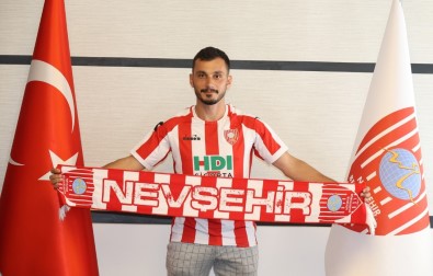 Yildiray Koçak, Nevsehir Belediyespor Formasi Giyecek