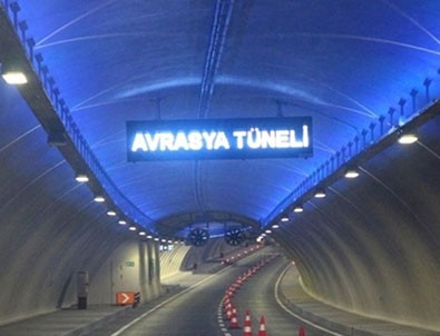 Avrasya Tüneli'nde araç yangını!