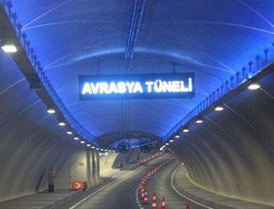 Avrasya Tüneli'nde araç yangını!