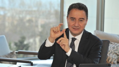 Ali Babacan’ın SMS demokrasisi: DEVA Partisi İstanbul İl Başkanı Gürol Ayan ile il yönetimini SMS ile görevden aldı