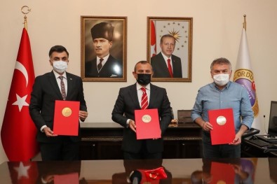1 Yilda 40 Okul