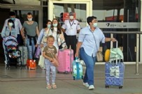 POLONYA - Antalya’ya günlük gelen turist sayısında vaka düşüşü etkisi