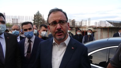 Bakan Kasapoglu Çankiri'da Yapimi Süren Havuz Insaatini Inceledi