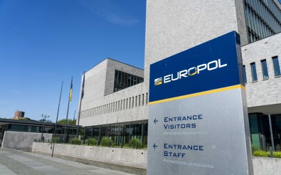 Europol'den Küresel Operasyon Açiklamasi Açiklamasi '800 Kisi Gözaltina Alindi'