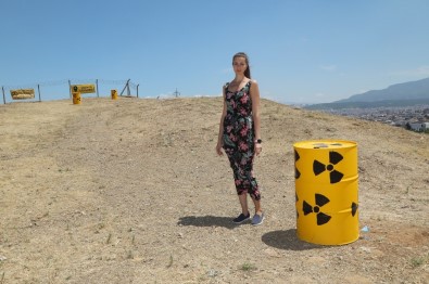 Izmir'deki Nükleer Atik Eylemine Ukraynali Turistten Destek