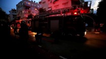 Antalya'da Temizlik Isçisi Buldugu Altinlari Polise Teslim Etti