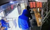 SOYGUN - Istanbul'da Hareketli Anlar Açiklamasi Sisli Polisi Soyguncuyu Böyle Yakaladi