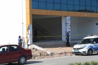 KÖRFEZ - Kocaeli'de Insaatta Iple Asili Erkek Cesedi Bulundu