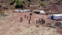 HELAL - Mangal Kömürü Isçilerinin Çadirda Yasami Basladi 'Bizim Alnimizin Teri Ve Mutluyuz'