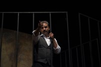 GENEL SANAT YÖNETMENİ - Mersin Sehir Tiyatrosu, 'Aslolan Hayattir' Oyununu Adana'da Sahneledi