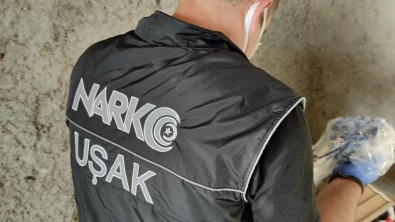 Narkotik Ekipleri, Hedefteki Süphelileri Kiskivrak Yakaladi