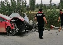 Sungurlu'da Otomobil Traktörle Çarpisti Açiklamasi 2 Yarali Haberi