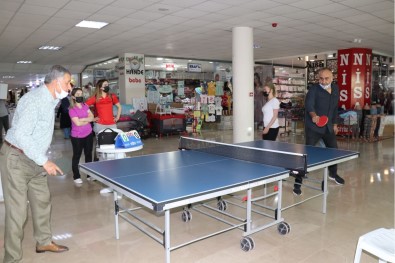 Ahi Esnafi Masa Tenisi Turnuvasinda Karsilasti