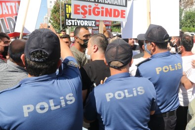 Antalya'da 40 Yildir Çözülemeyen Imar Plani 200 Kisi Ile Protesto Edildi