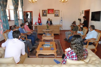 Bu Yilin Temsili Nasreddin Hocasi Behzat Uygur Olacak