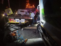 DİREKSİYON - Çöp Kamyonu Çekiciye Çarpti; 1 Yarali