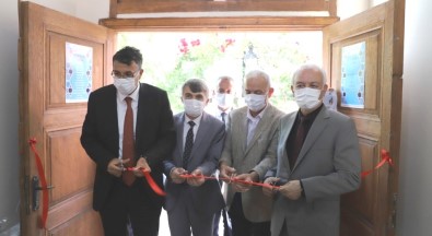 DPÜ'den 15 Çini Sanatçisina Saygi