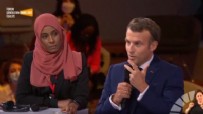  MACRON'UN MÜSLÜMANLARA KARŞI TUTUMU - Emmanuel Macron oy toplamak için canlı yayına başörtülüleri çıkardı