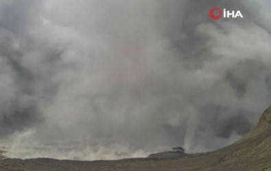 Filipinler'de Taal Yanardagi'nin Alarm Seviyesi 3'E Yükseltildi