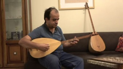 Iran'da Görme Engelli Sanatçi 50'Nin Üzerinde Müzik Aleti Çaliyor