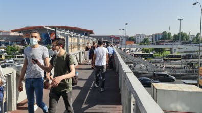 Istanbul'da Kisitlamalar Sona Erdi, Hayat Normale Dönmeye Basladi