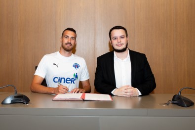 Kasimpasa Ahmet Engin'i Kadrosuna Katti