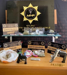 Manisa'da Zehir Tacirlerine Safak Baskini