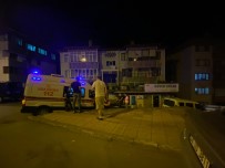 BAHÇELİEVLER - Otomobili Tasladilar, Sokak Ortasinda Saldirdilar