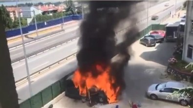 Patlama Sesi Ile Pencereye Çikanlar Alev Topunu Görünce Telefona Sarildi