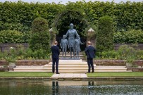 PRENS HARRY - Prenses Diana'nin Heykeli Londra'da Açildi