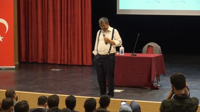 Yazar Hayati Inanç Ercis'te Gençlerle Bulustu