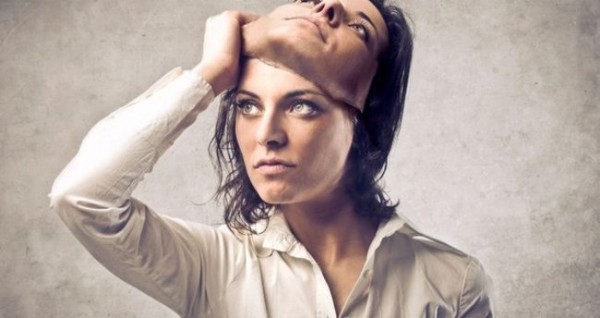 Mitomani Hastalığı Nedir? Mitomani Belirtileri Nelerdir? Yalan Söyleme Hastalığı