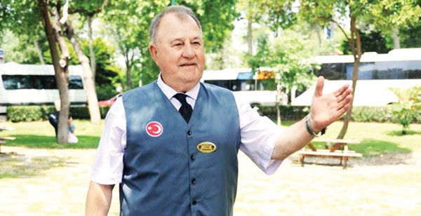 Şükrü Kayabaş Kimdir? Kırkpınar Yağlı Güreşleri Baş Cazgırı Şükrü Kayabaş Kaç Yaşında? Şükrü Kayabaş Baş Cazgırlık Görevini Bırakıyor