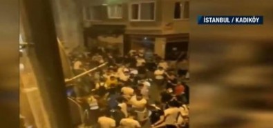 Bunların hiçbir şeye saygısı yok! kilisenin üstüne çıkıp dans ettiler!