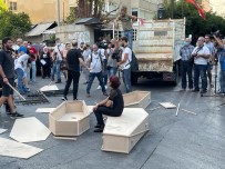 Beyrut Limani Patlamasinda Yakinlarini Kaybeden Ailelerden 'Tabutlu' Protesto