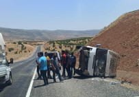Siirt'te Minibüs Devrildi Açiklamasi 3 Yarali