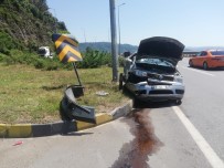 Otomobiller Kavsakta Çarpisti Açiklamasi 1 Yarali