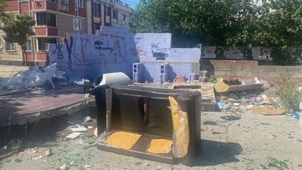 CHP'li Ataşehir Belediyesi'nde büyük rezalet! Vatandaşların korkulu rüyası oldu! 'Tuvaletini yapan var, kusanı var, esrar içeni var'