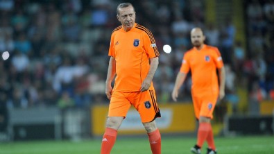 'Şöhretler Maçı'nda Şampiyonlar Ligi gibi kadro: Başlama vuruşu Cumhurbaşkanı Erdoğan'dan