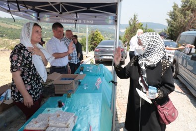 Baskan Hürriyet, Vatandaslara Yasin-I Serif Hediye Etti