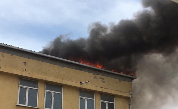 Başakşehir'de korkutan yangın!