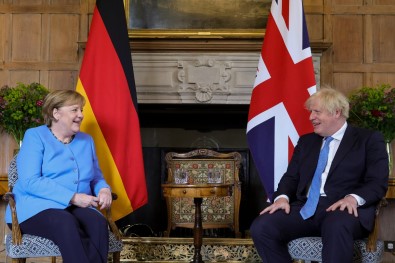 Almanya Basbakani Merkel'den Ingiltere'ye 'Veda' Ziyareti