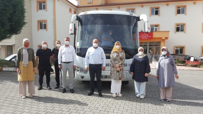 Aylar Sonra Disari Çikip Abant'i Gezdiler