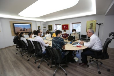 Baskan Aygün, GTÜ Rover Takimi'ni Konuk Etti