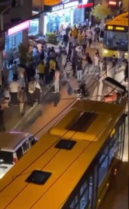 Bursa'da Iki Motosiklet Çarpisti Ortalik Savas Alanina Döndü