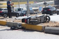 MOTOSİKLET SÜRÜCÜSÜ - Ciple Çarpisan Motosiklet Sürücüsü Hayatini Kaybetti