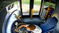 DICLE ÜNIVERSITESI - Diyarbakir'daki Otobüs Yangininda Sürücünün Dikkati Faciayi Önlemis