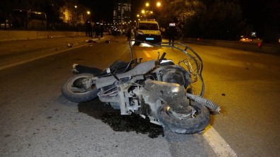 Kontrolden Çikan Otomobil Trafik Polisi Ve Motosiklete Çarpti Açiklamasi 2 Ölü, 1 Polis Yarali