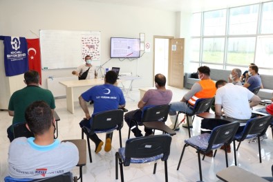 Kurban Kesim Elemanlarini Bayrama Hazirliyor